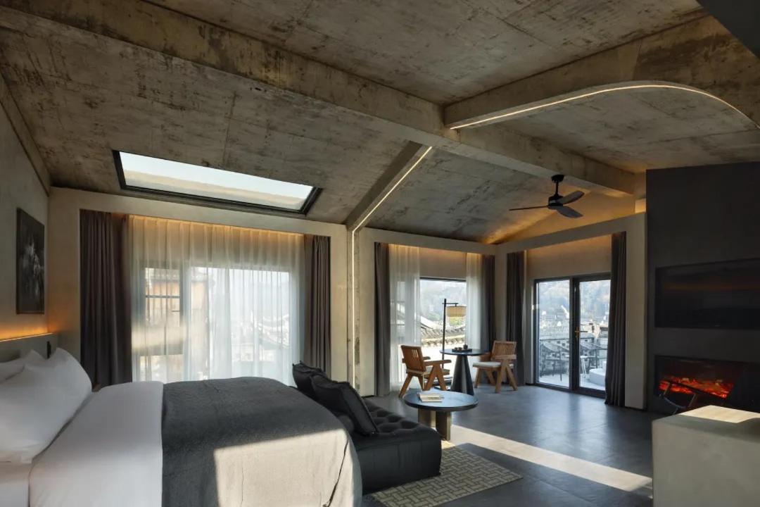 فنغهوانغ Phoenix Hall House Hotel المظهر الخارجي الصورة