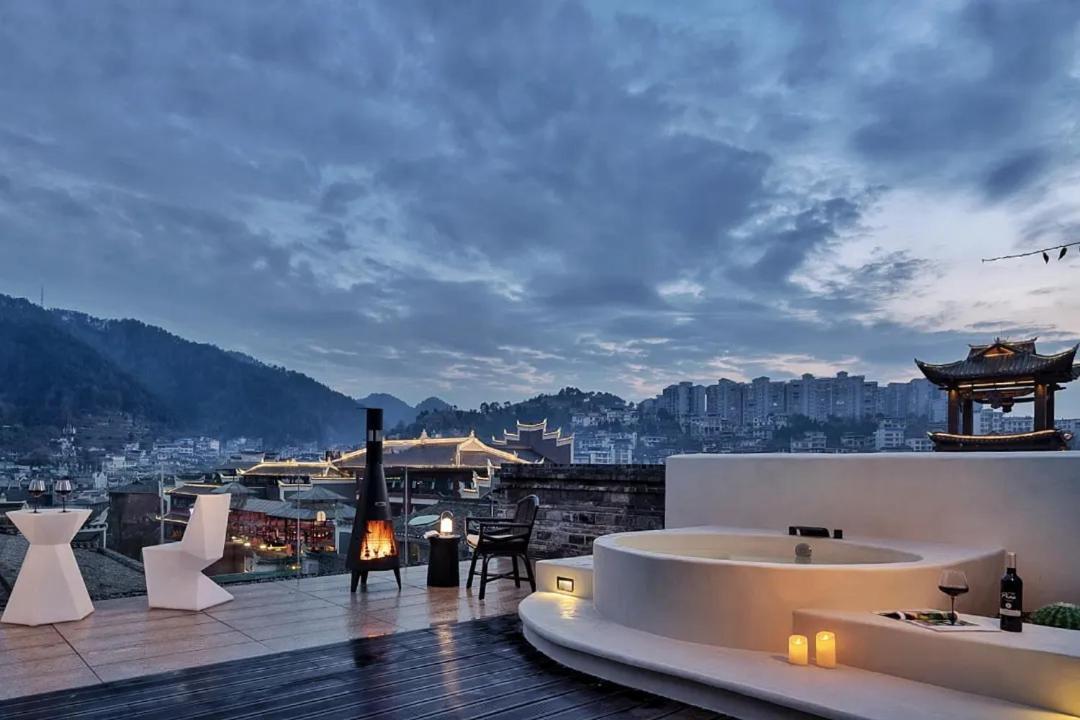 فنغهوانغ Phoenix Hall House Hotel المظهر الخارجي الصورة