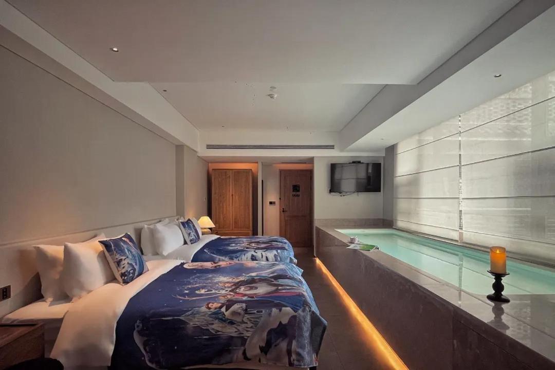 فنغهوانغ Phoenix Hall House Hotel المظهر الخارجي الصورة