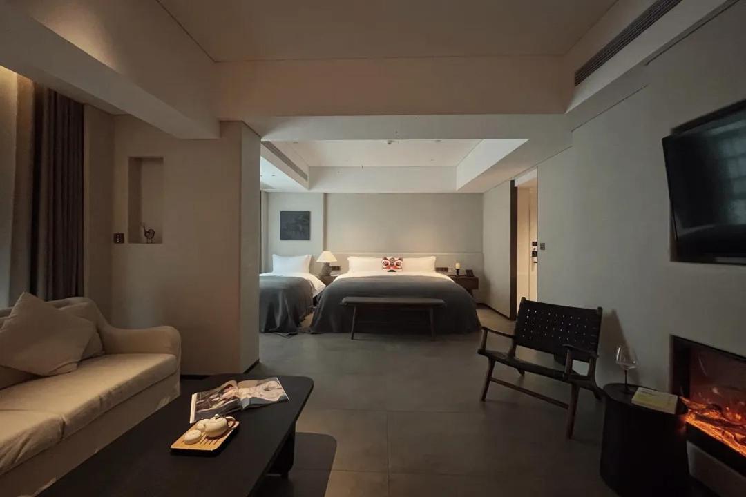 فنغهوانغ Phoenix Hall House Hotel المظهر الخارجي الصورة